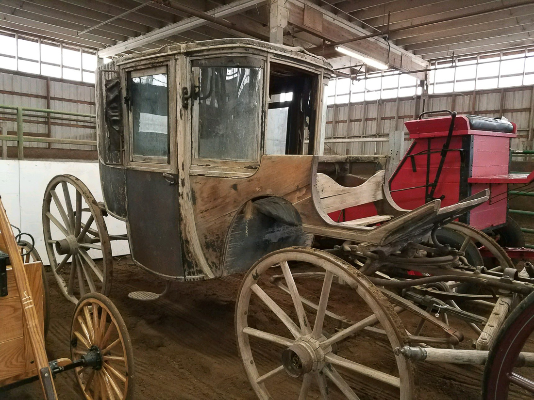 Horse drawn vehicle